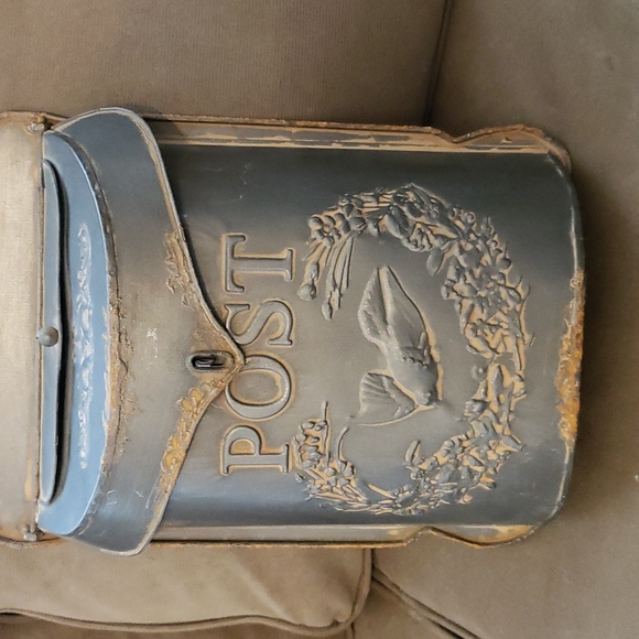 Replica Antique Mailbox Metal with patina see pictures for size - Picture 3 of 9